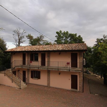 Agriturismo Ca' Isotta Castello di Serravalle Bagian luar foto