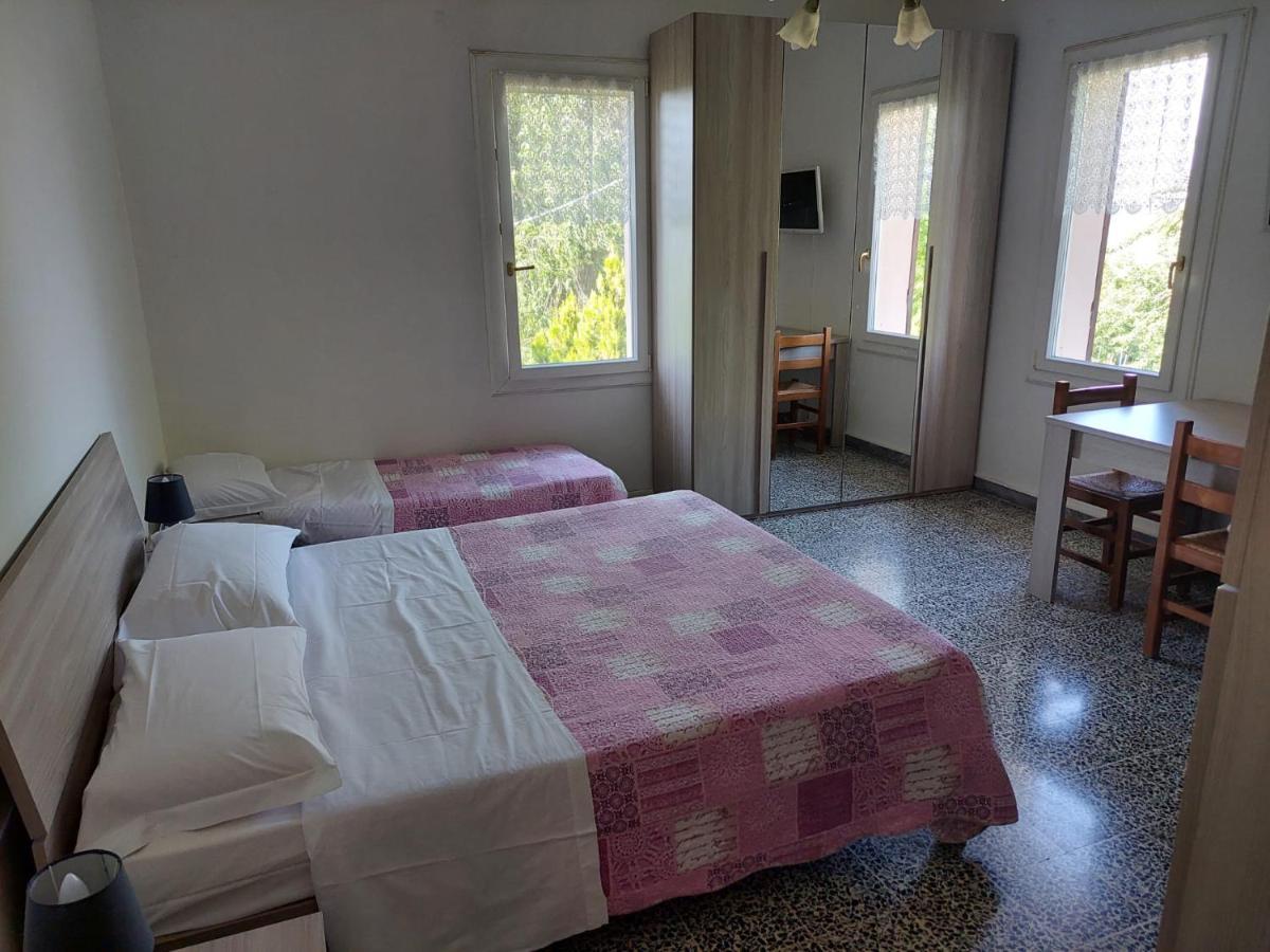 Agriturismo Ca' Isotta Castello di Serravalle Bagian luar foto