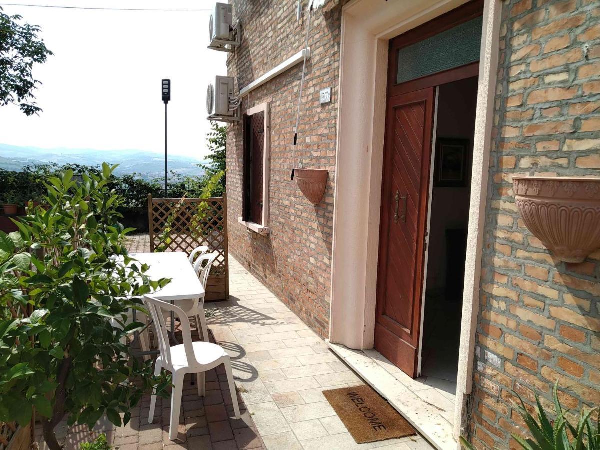 Agriturismo Ca' Isotta Castello di Serravalle Bagian luar foto