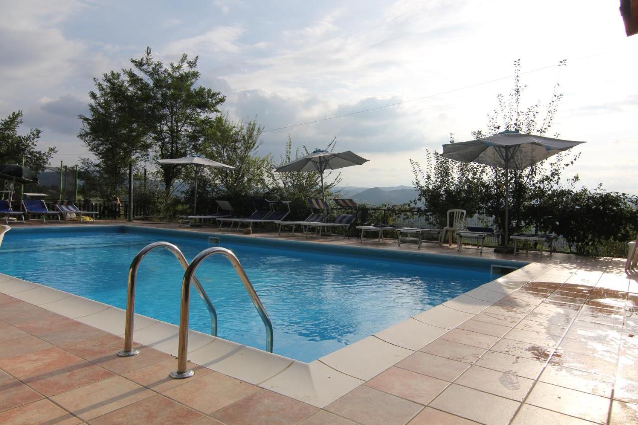 Agriturismo Ca' Isotta Castello di Serravalle Bagian luar foto