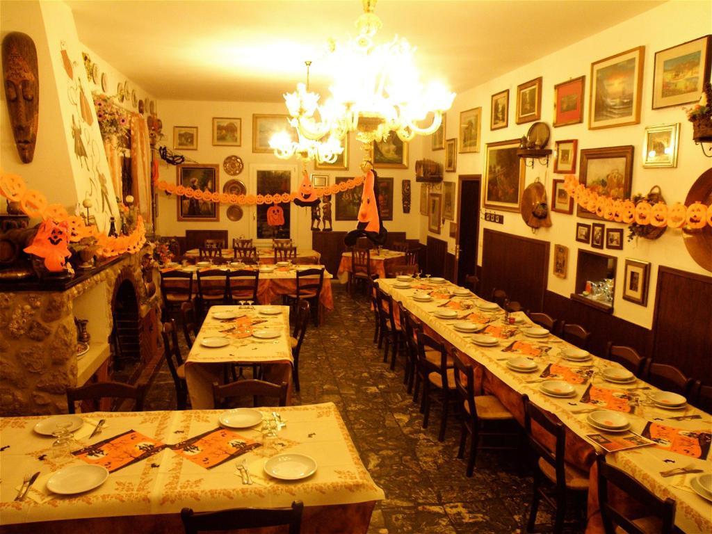 Agriturismo Ca' Isotta Castello di Serravalle Bagian luar foto