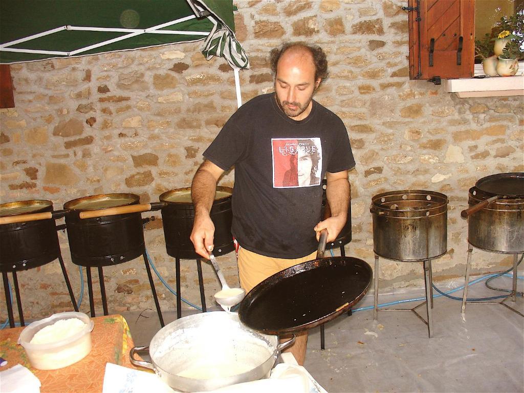 Agriturismo Ca' Isotta Castello di Serravalle Bagian luar foto