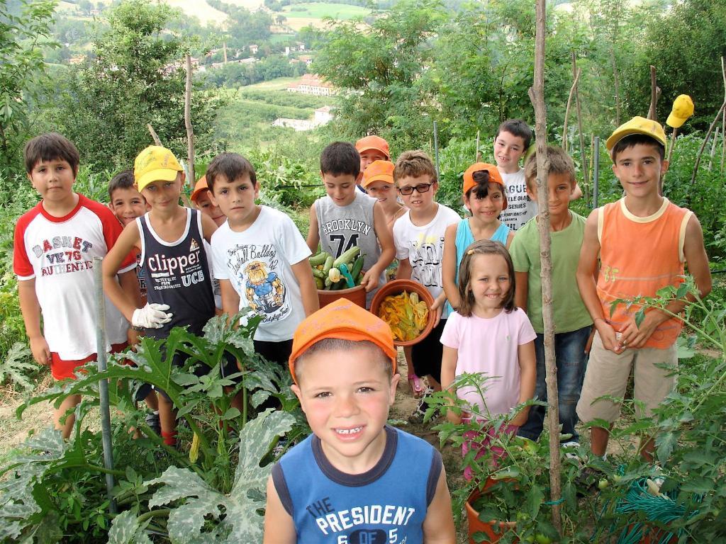 Agriturismo Ca' Isotta Castello di Serravalle Bagian luar foto
